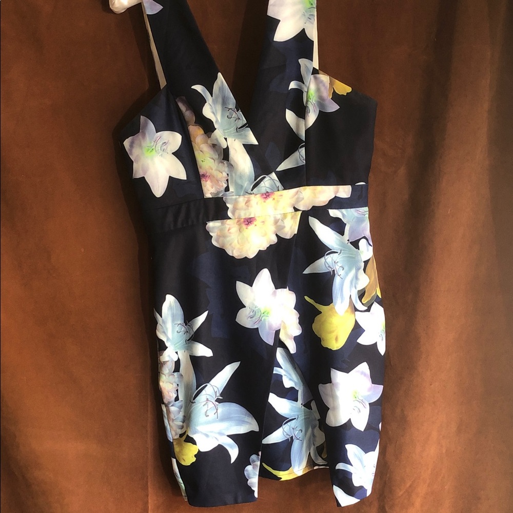L'ATISTE Navy Floral V-Neck Mini Dress with Pastel Blooms